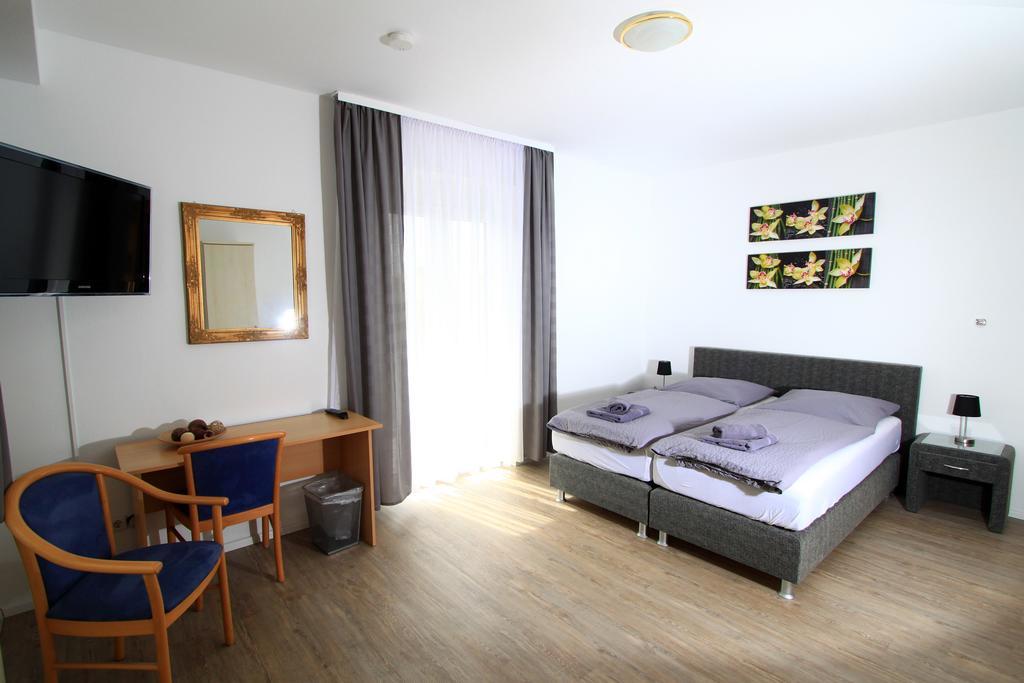Hotel Sonnenhof 진델핑겐 객실 사진